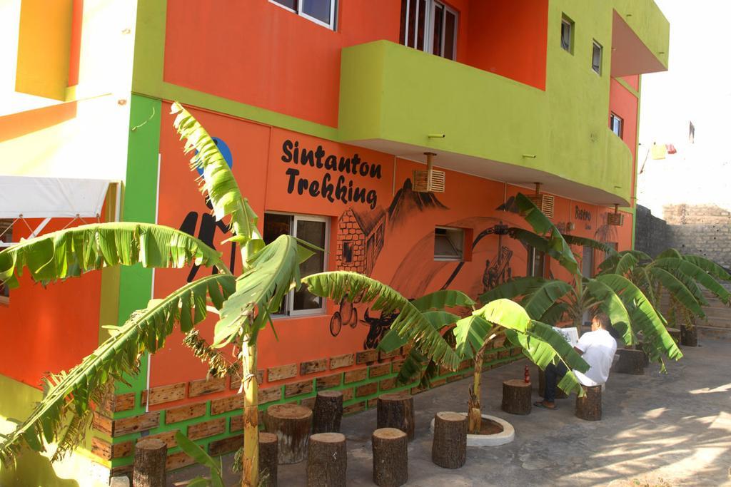 Residencial Sintanton Trekking Hotel Ponta Do Sol Exterior photo